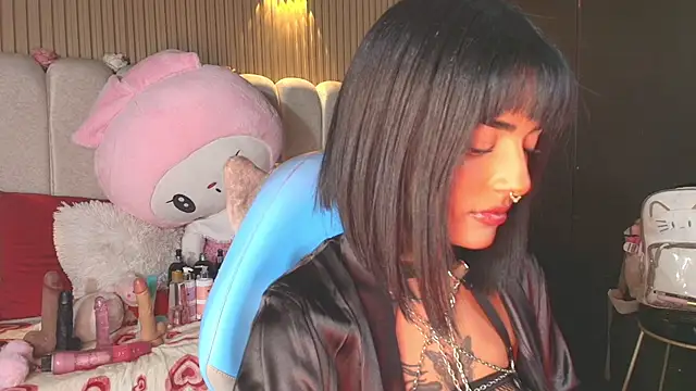 Milu_carbajal_x stripchat live cam model