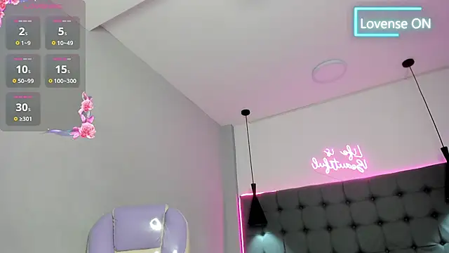 scarletcherry18 stripchat live cam model