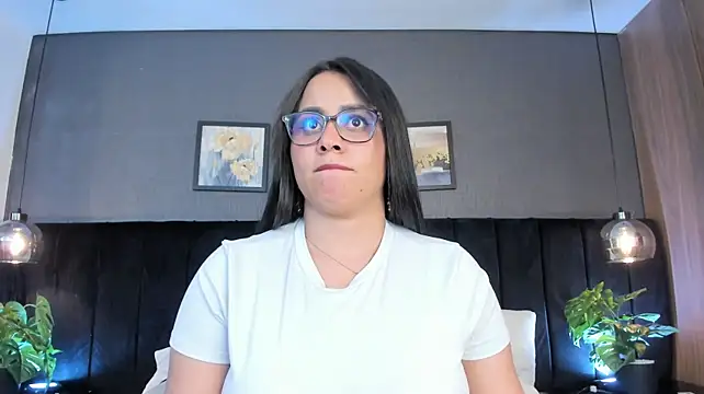 alejandra__garcia stripchat live cam model