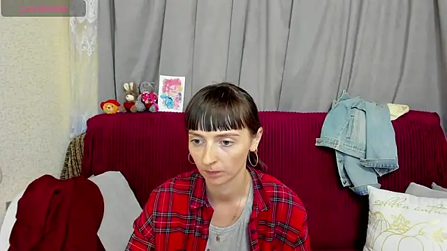 TayanaJons stripchat live cam model
