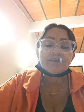Vickyfox_ stripchat live cam model