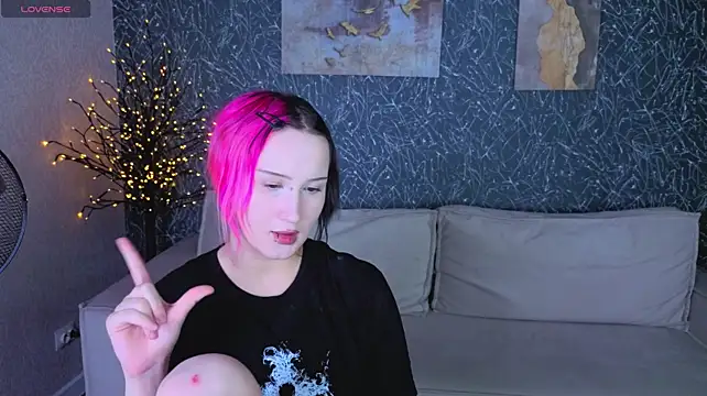 Ekimmj_age stripchat live cam model