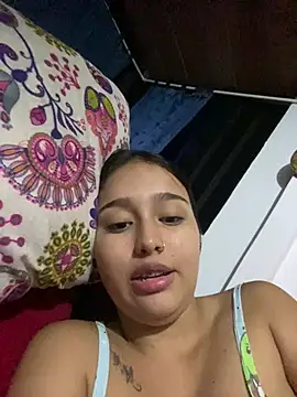 BellaGaitan stripchat live cam model
