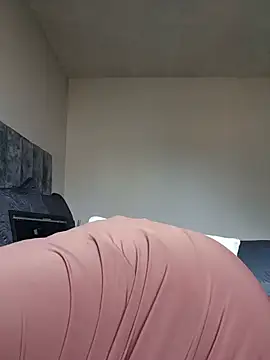 Sweetbxxx24 stripchat live cam model