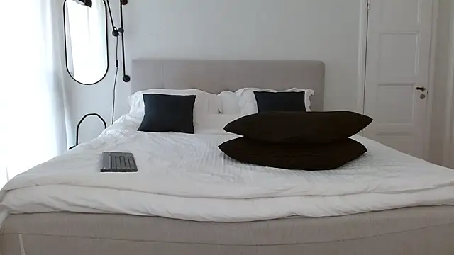 Italoalpha stripchat live cam model