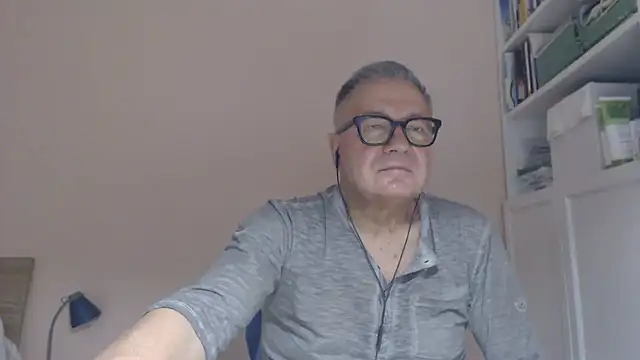 YOU6me stripchat live cam model
