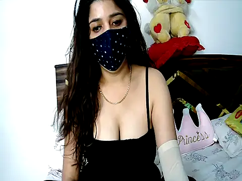 Gloie4u stripchat live cam model
