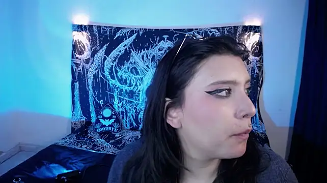 mikaskullcs stripchat live cam model
