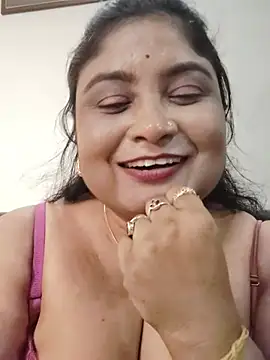 hornyriyanka stripchat live cam model