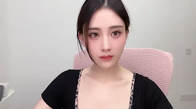 _222Mia stripchat live cam model
