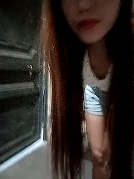 Suly-sweet stripchat live cam model
