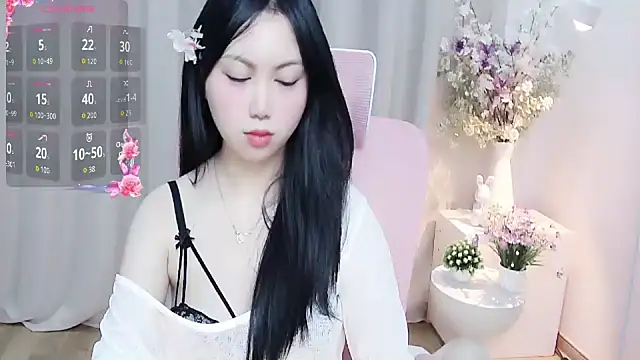 shynana stripchat live cam model