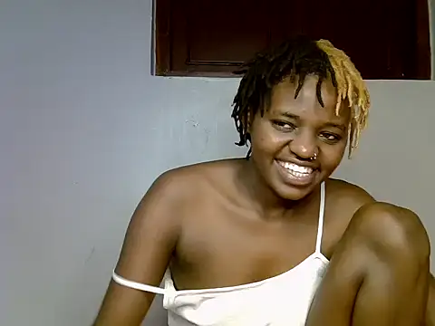 Sweet_smiles2 stripchat live cam model