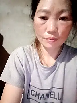 trangtrangn stripchat live cam model