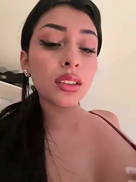 sweetAli_ stripchat live cam model