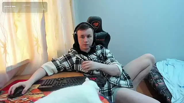iliaskrislove stripchat live cam model