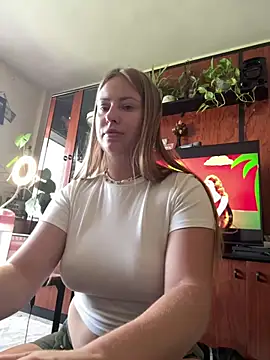 AlisaWhite stripchat live cam model