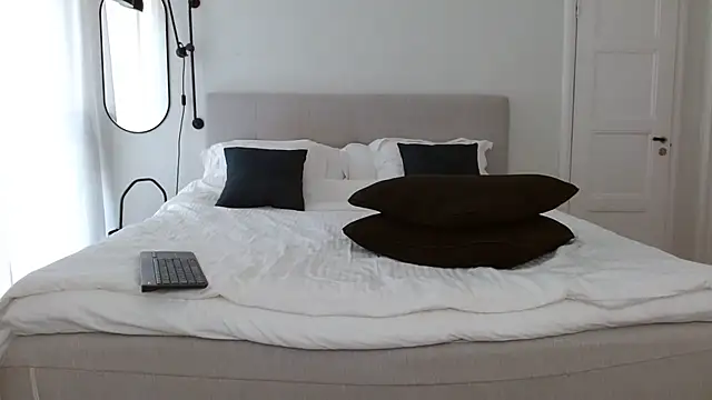 Italoalpha stripchat live cam model
