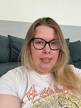 MaschaMangold stripchat live cam model