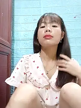 AmyLinee01 stripchat live cam model