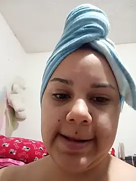 NahomyEvans stripchat live cam model