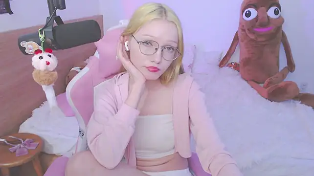 blush stripchat live cam model