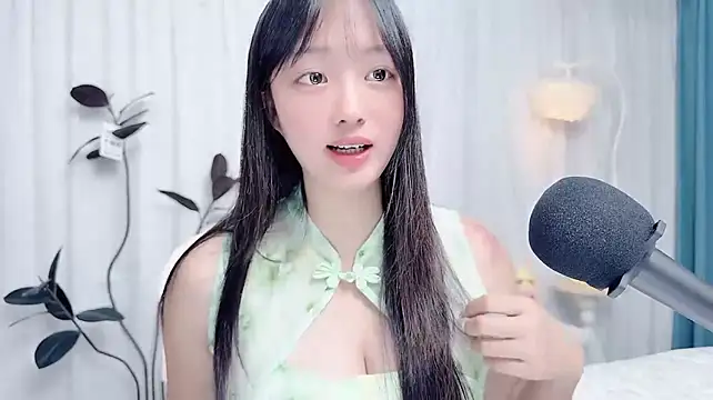 Winnie666999 stripchat live cam model