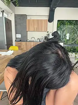 ReynaMorel stripchat live cam model
