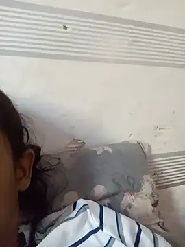Indian_slim_thick stripchat live cam model