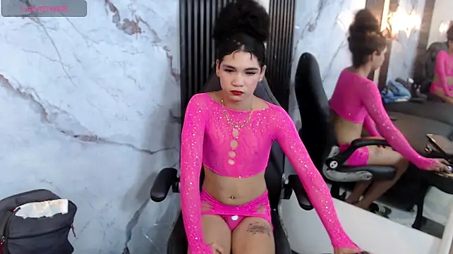 Harineff stripchat live cam model