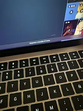 pollypocketlvv stripchat live cam model