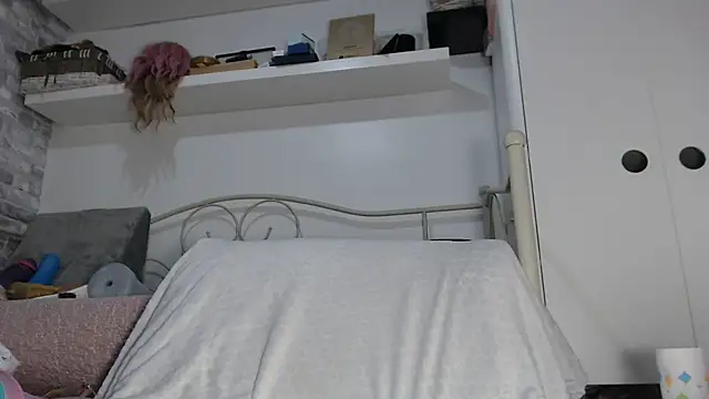 raisawetsx stripchat live cam model