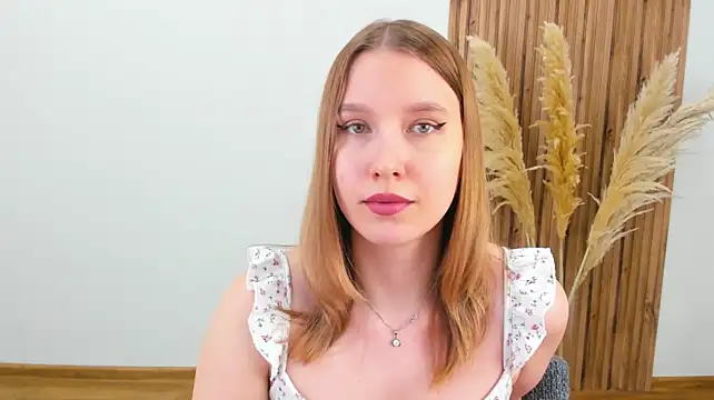 LiliLinn stripchat live cam model