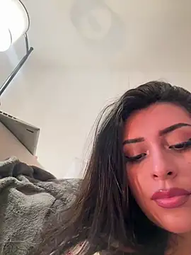 sweetAli_ stripchat live cam model