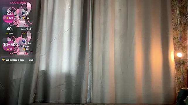 LoraDavi stripchat live cam model