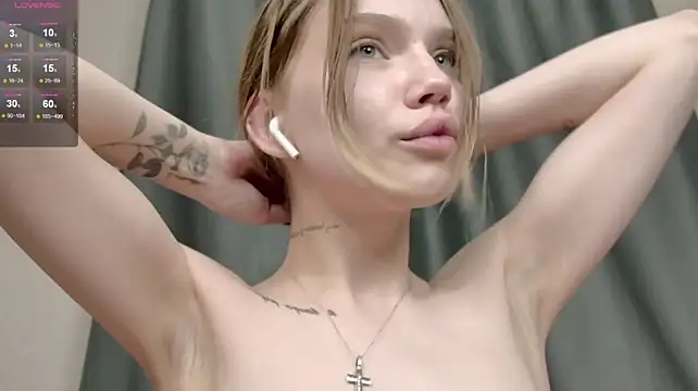 Monasteel stripchat live cam model