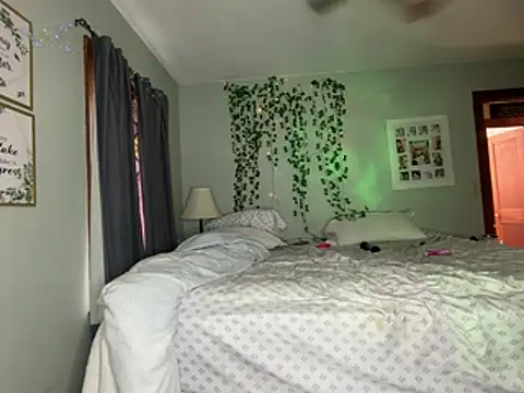Cozella69 stripchat live cam model