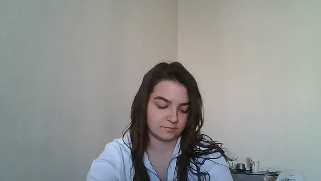 Farynaa stripchat live cam model