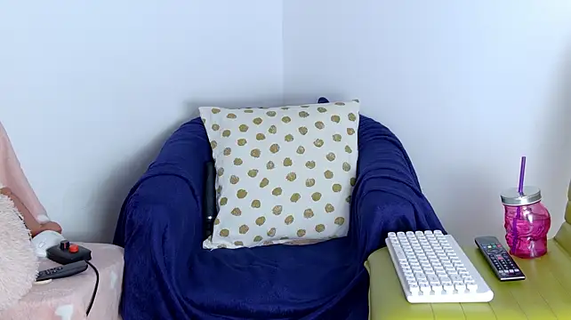 RebeFucksonn stripchat live cam model