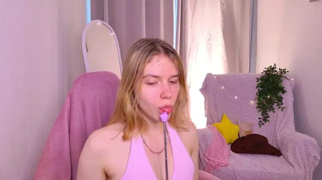 MilanaRayy stripchat live cam model
