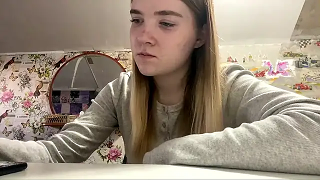 VerdaGormly stripchat live cam model
