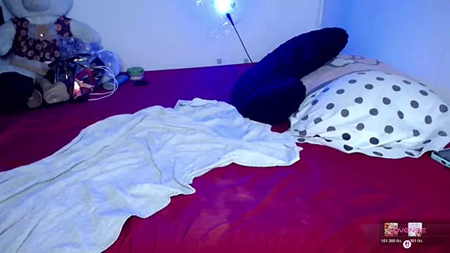ninatiny stripchat live cam model