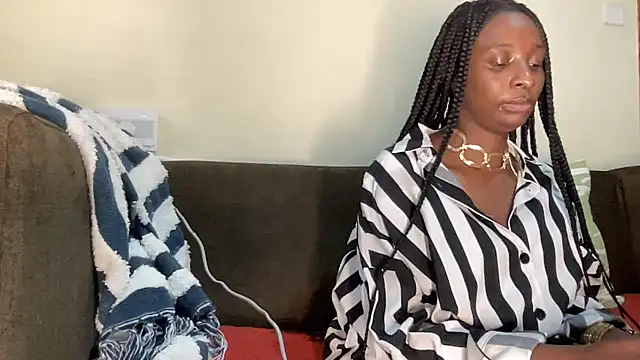lolaslatary1 stripchat live cam model