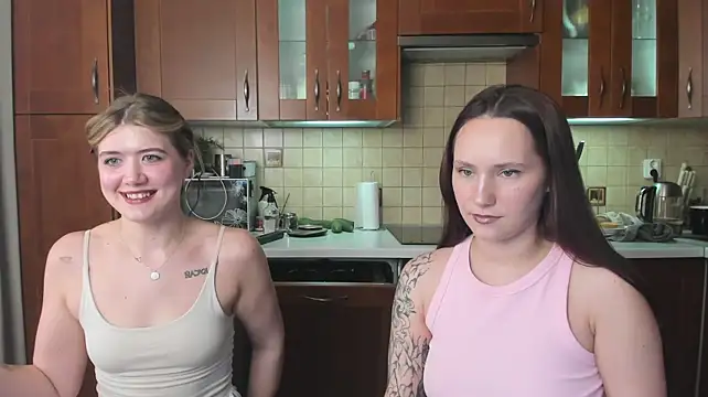 HotCaramellsTV stripchat live cam model