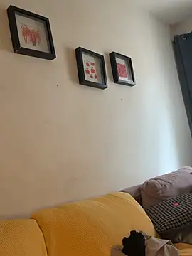 Carlafeet stripchat live cam model