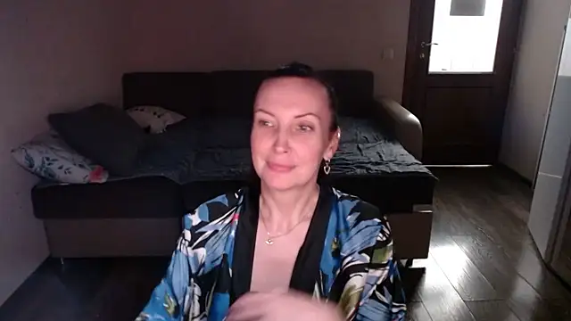 Veyrrah stripchat live cam model