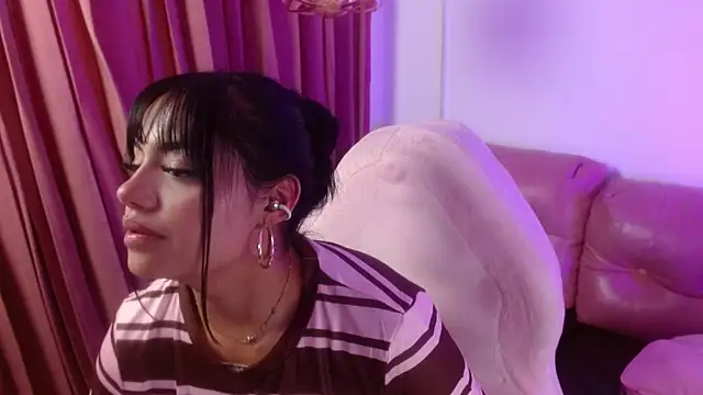 sweetbloomcs stripchat live cam model