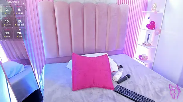 RenataPeach stripchat live cam model
