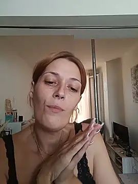 Mila_Rouquine stripchat live cam model