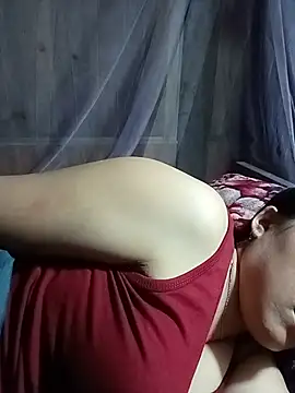 Sara_pusyy stripchat live cam model